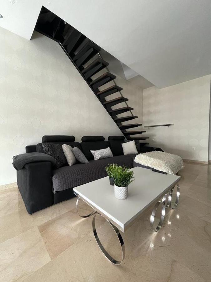 Penthouse In Elche Appartement Buitenkant foto
